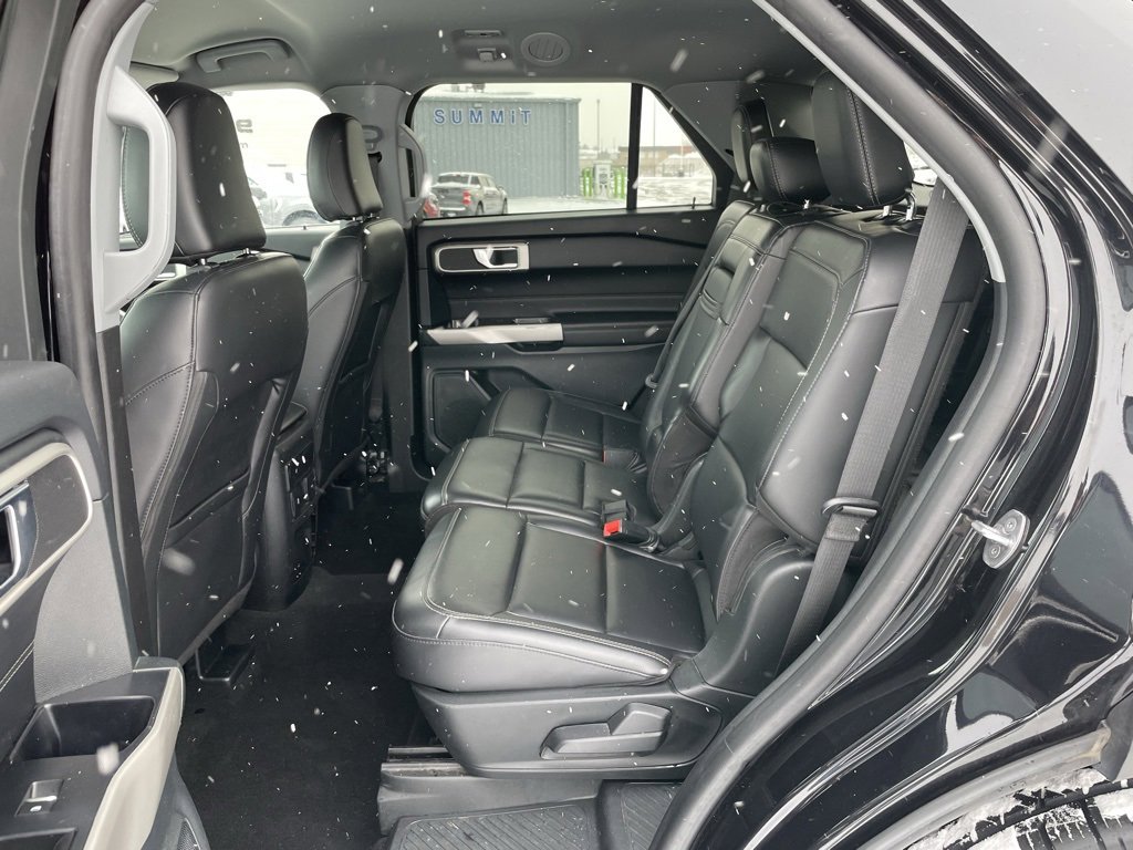 Used 2023 Ford Explorer XLT w/ Equipment Group 202A image 8