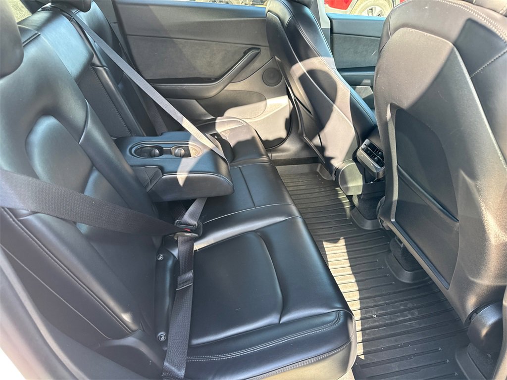 Used 2021 Tesla Model Y Long Range image 18