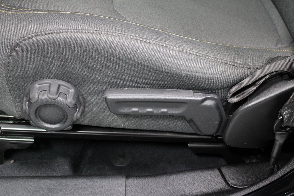 Used 2024 Jeep Wrangler Sahara image 23