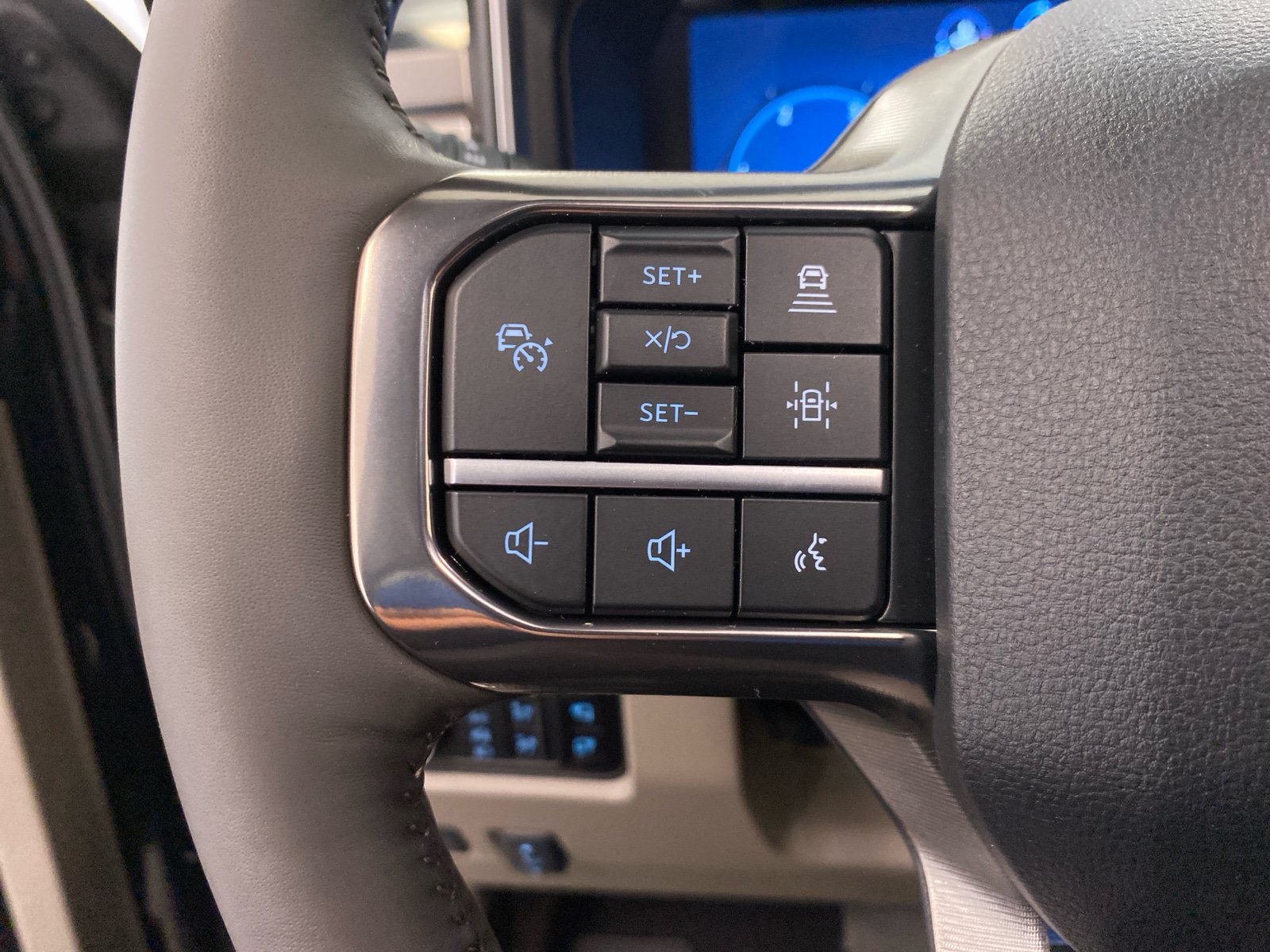 New 2026 Ford F350 Platinum w/ Platinum Plus Package AWD/4WD image 21