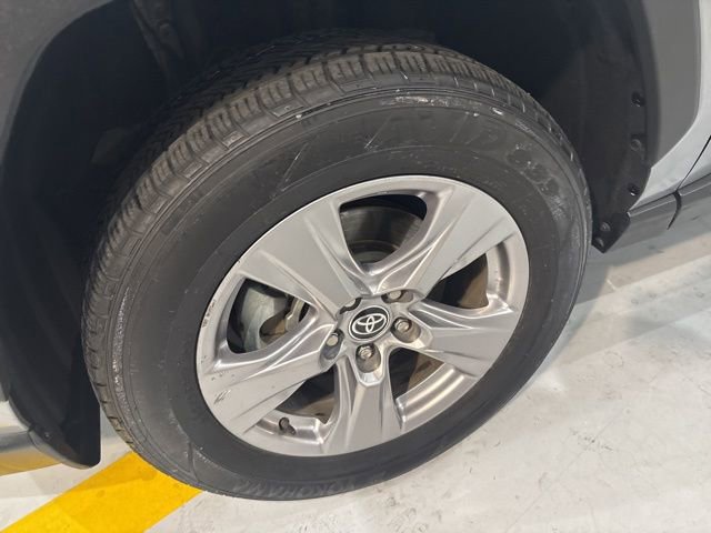 Used 2022 Toyota RAV4 XLE image 37