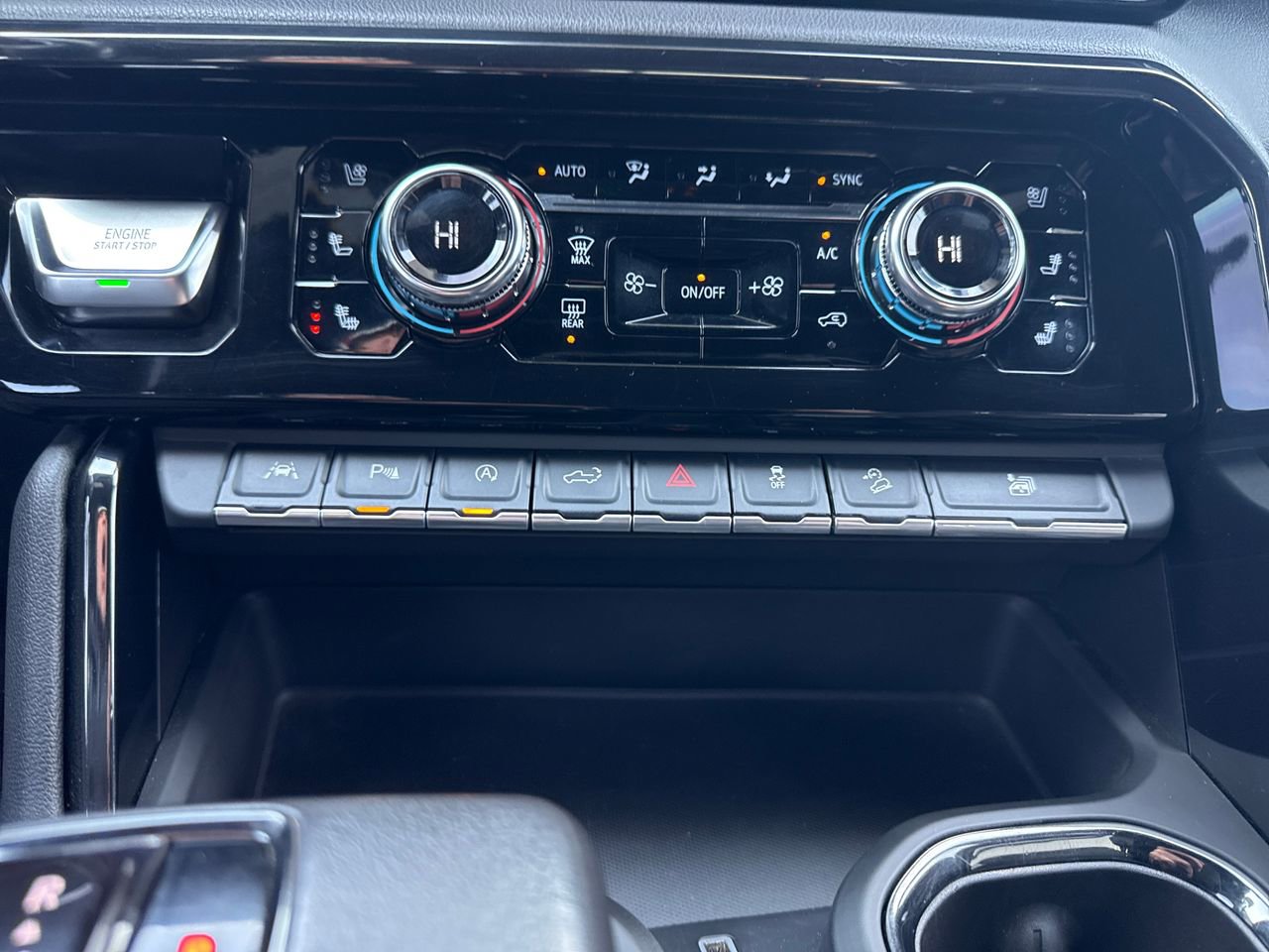 Used 2022 GMC Sierra 1500 AT4 w/ Technology Package image 24