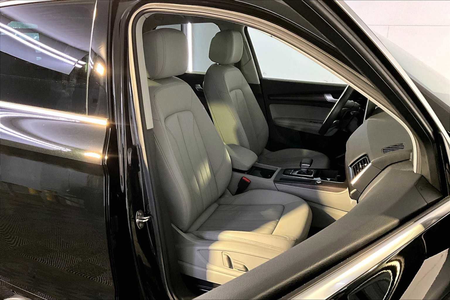 Used 2023 Audi Q5 2.0T Premium Plus w/ Premium Plus Package image 7