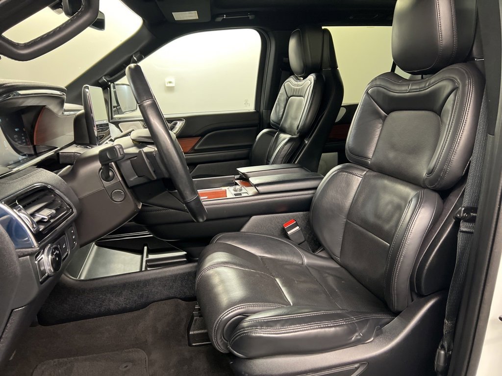 Used 2020 Lincoln Navigator L Reserve w/ Equipment Group 208A Reserve image 29