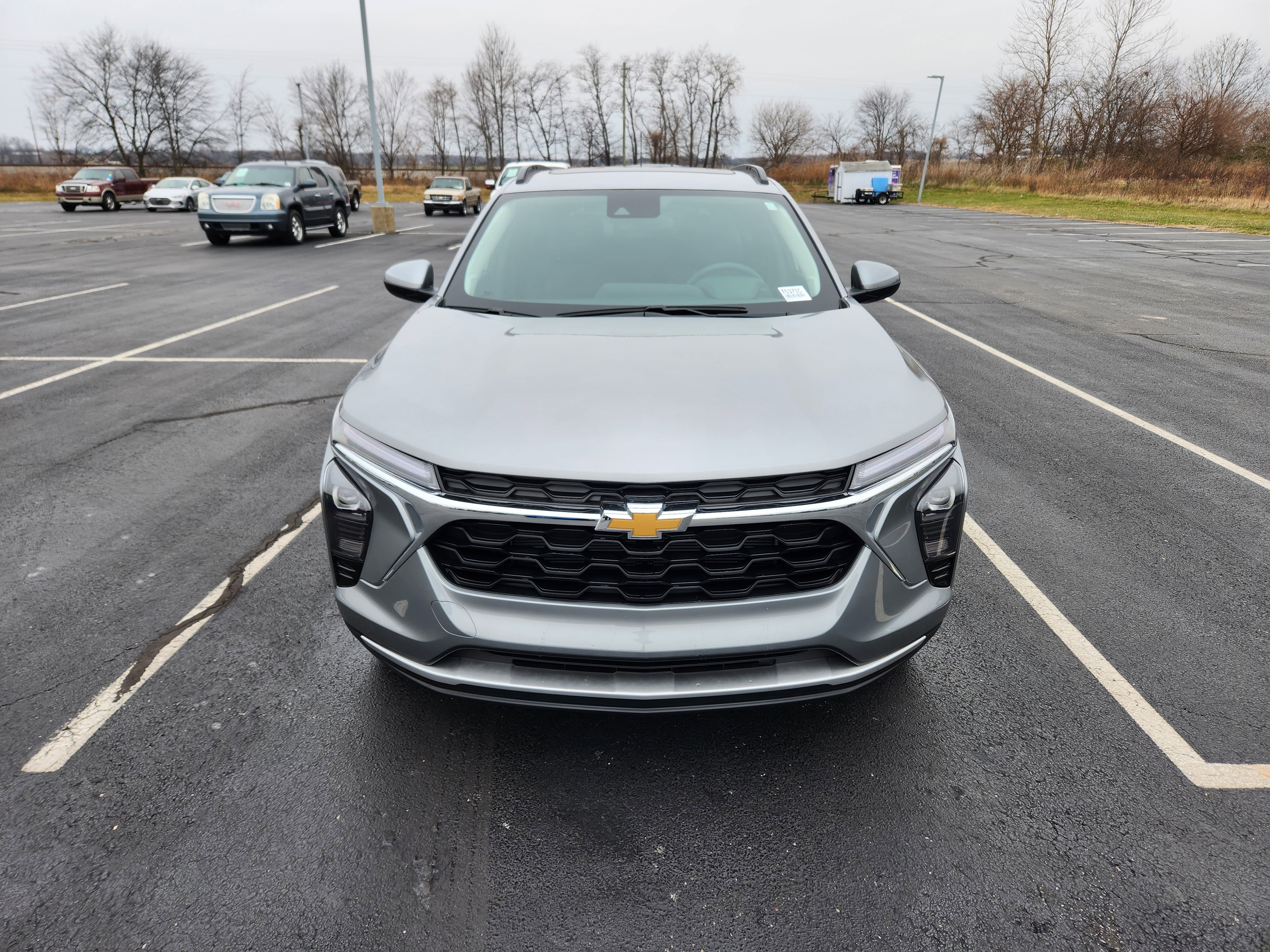 New 2026 Chevrolet Trax LT w/ Sunroof Package image 2