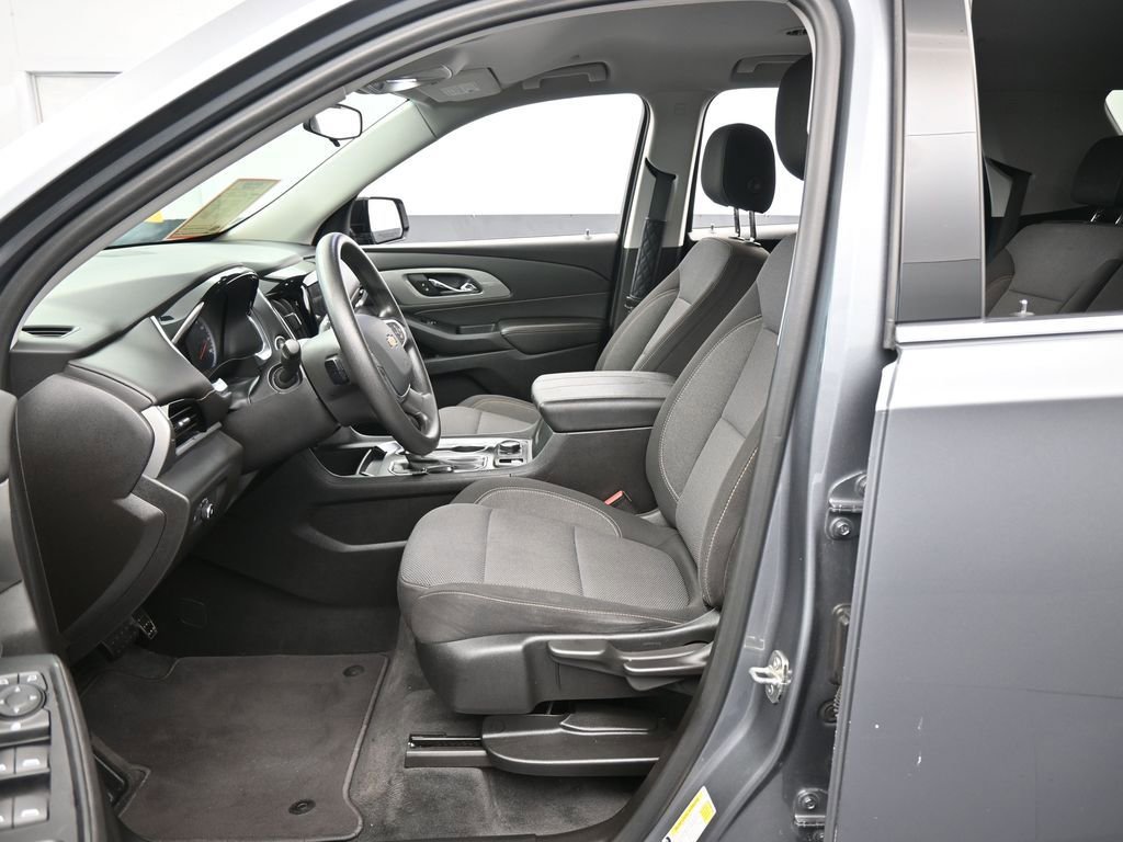 Used 2020 Chevrolet Traverse LS image 11
