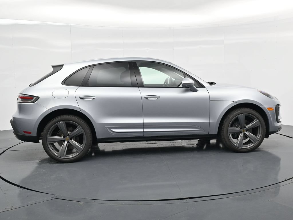 New 2026 Porsche Macan AWD/4WD image 8