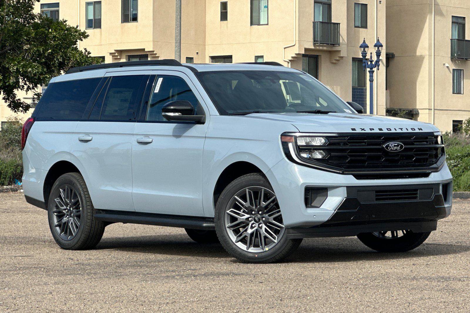 New 2026 Ford Expedition Platinum