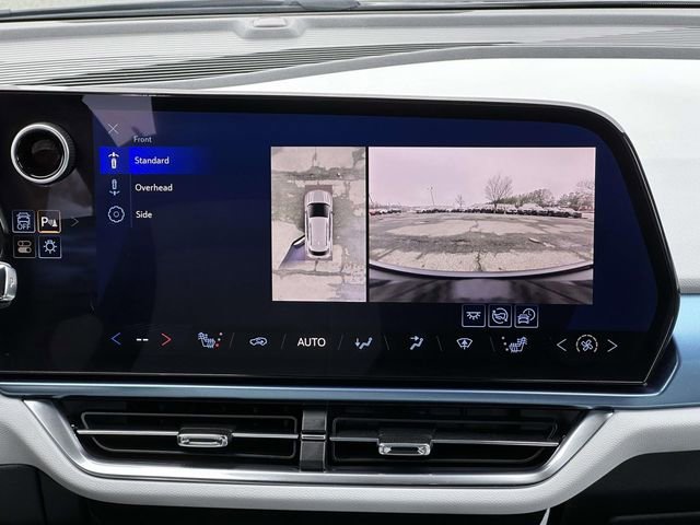 Used 2025 Chevrolet Equinox EV LT image 20