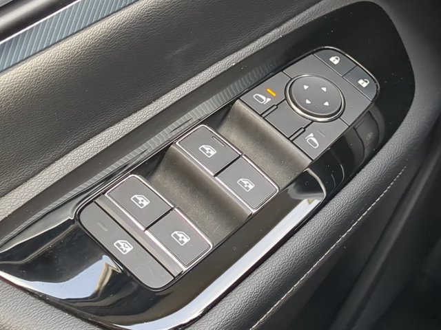 Certified 2025 Nissan Murano SL AWD/4WD image 23