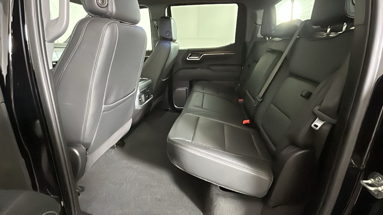 Used 2025 GMC Sierra 1500 Denali AWD/4WD image 32
