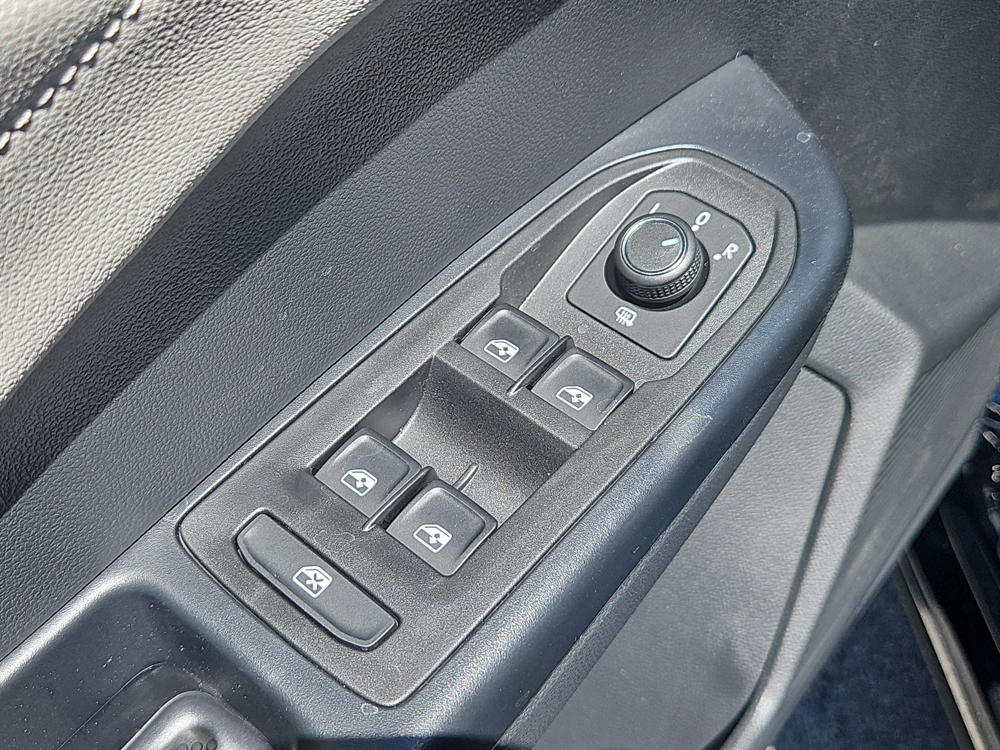 New 2026 Volkswagen Taos SEL AWD/4WD image 6