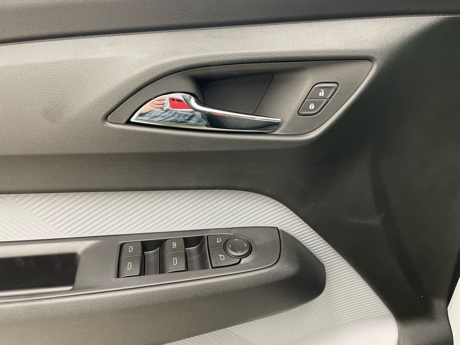 New 2027 Chevrolet Bolt LT w/ Comfort Package FWD image 11