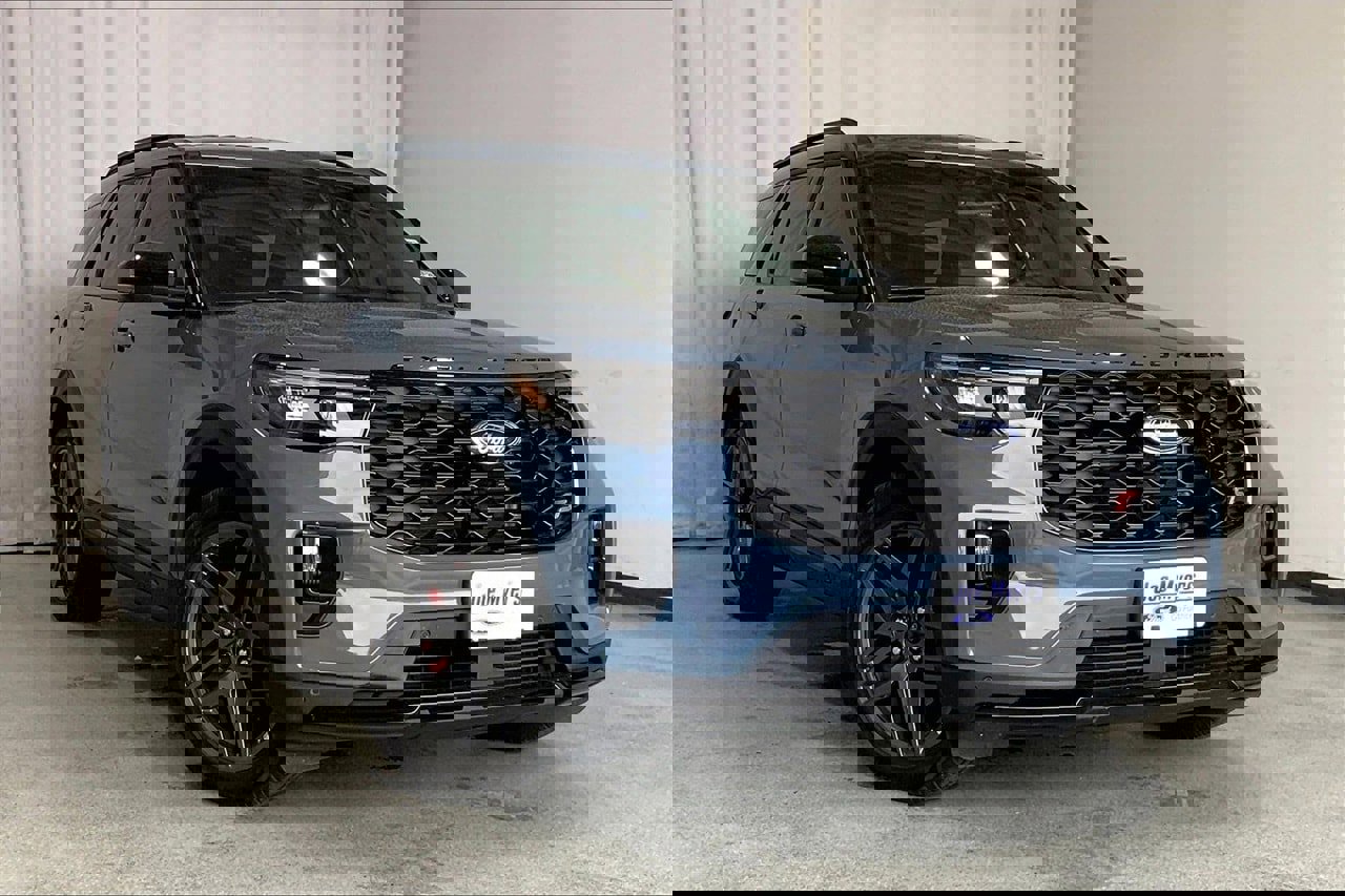 Used 2025 Ford Explorer ST