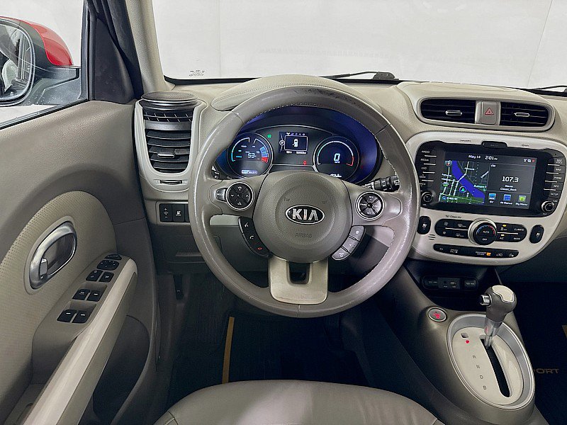 Used 2017 Kia Soul EV + FWD image 22