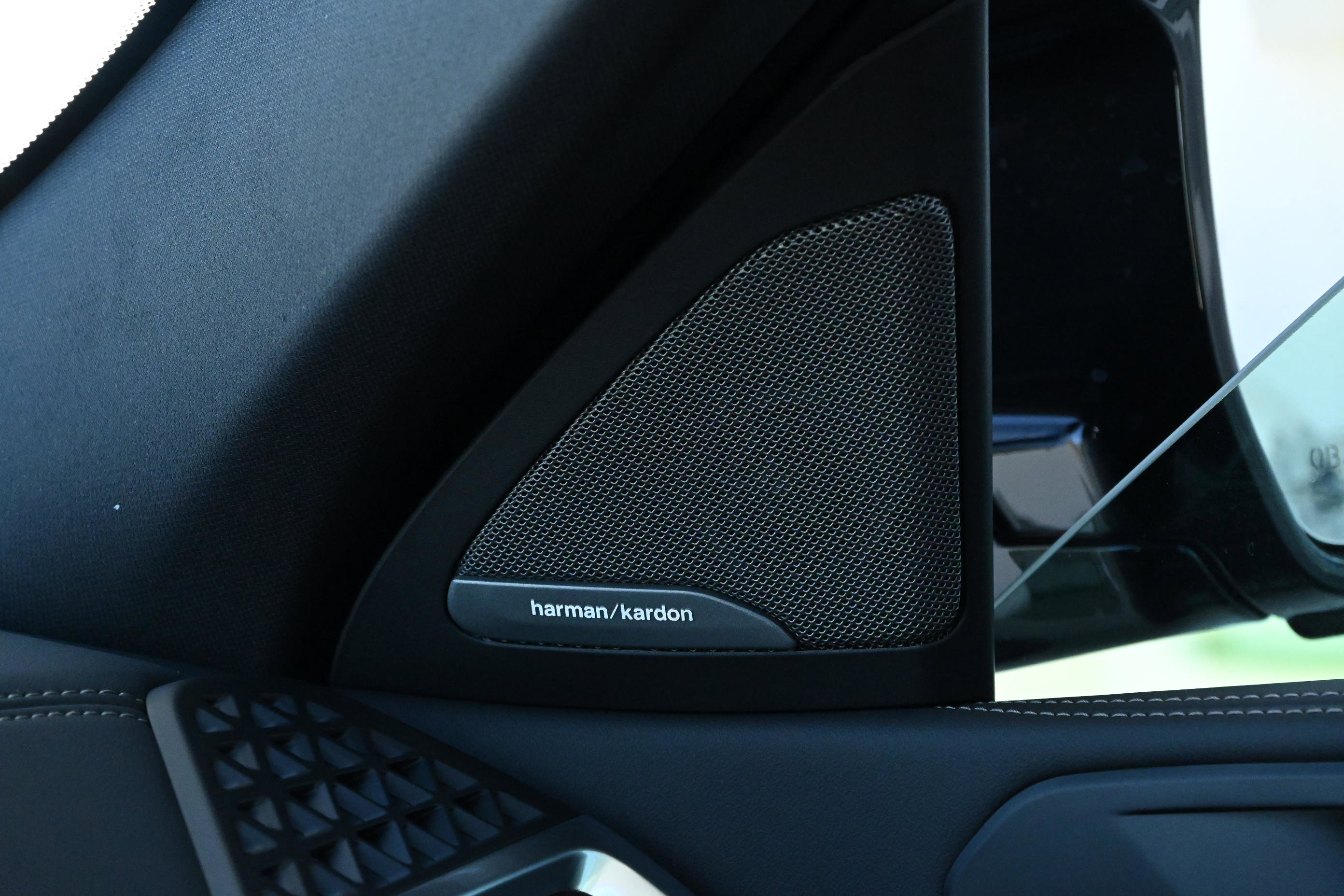 New 2026 BMW X6 M60i image 23