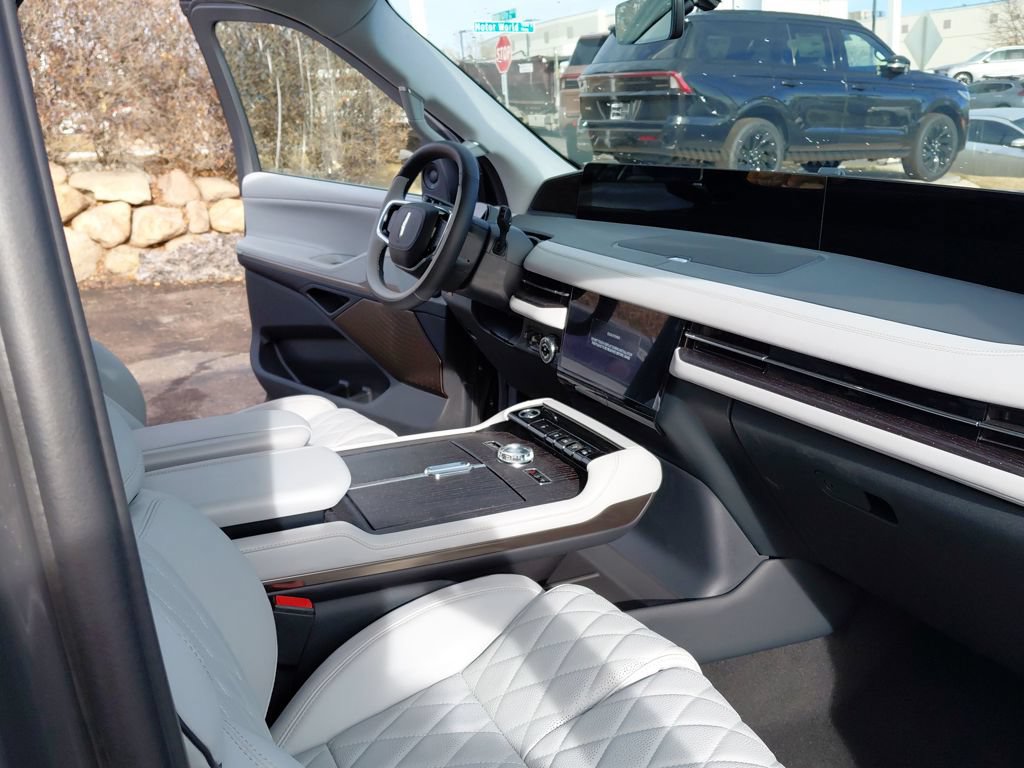 New 2026 Lincoln Navigator Black Label AWD/4WD image 33