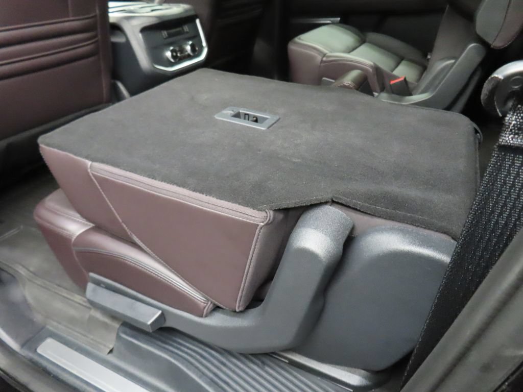 Used 2025 Ford Expedition Max Platinum w/ Platinum Ultimate Package AWD/4WD image 74