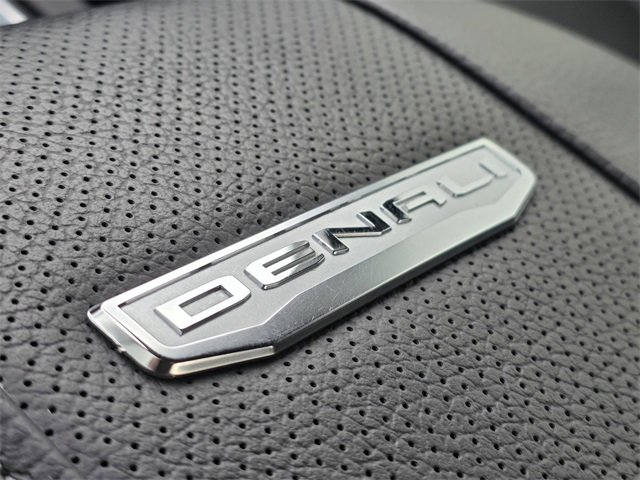 Used 2024 GMC Sierra 2500 Denali w/ Denali Reserve Package image 10