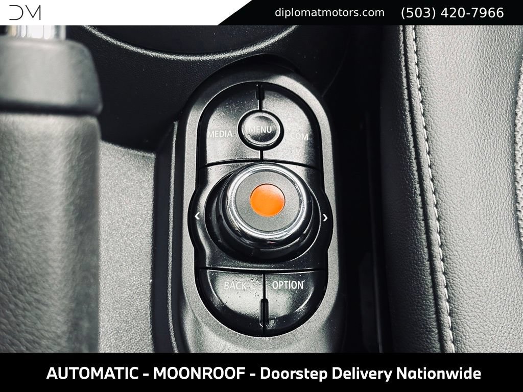 Used 2019 MINI Cooper 4-Door Hardtop w/ Signature Upholstery Package FWD image 40