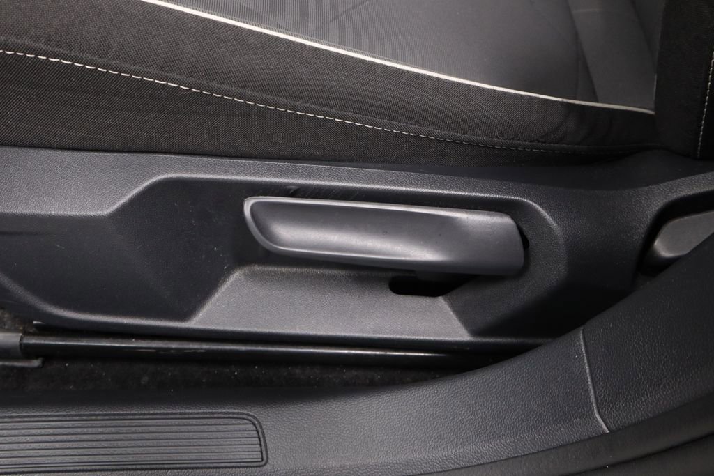 Used 2025 Volkswagen Jetta Sport FWD image 18