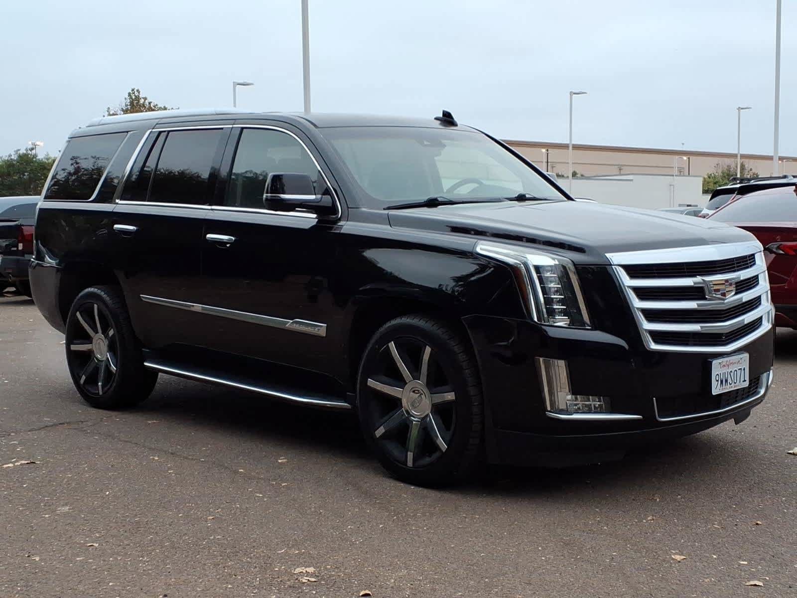 Used 2016 Cadillac Escalade Luxury AWD/4WD image 3