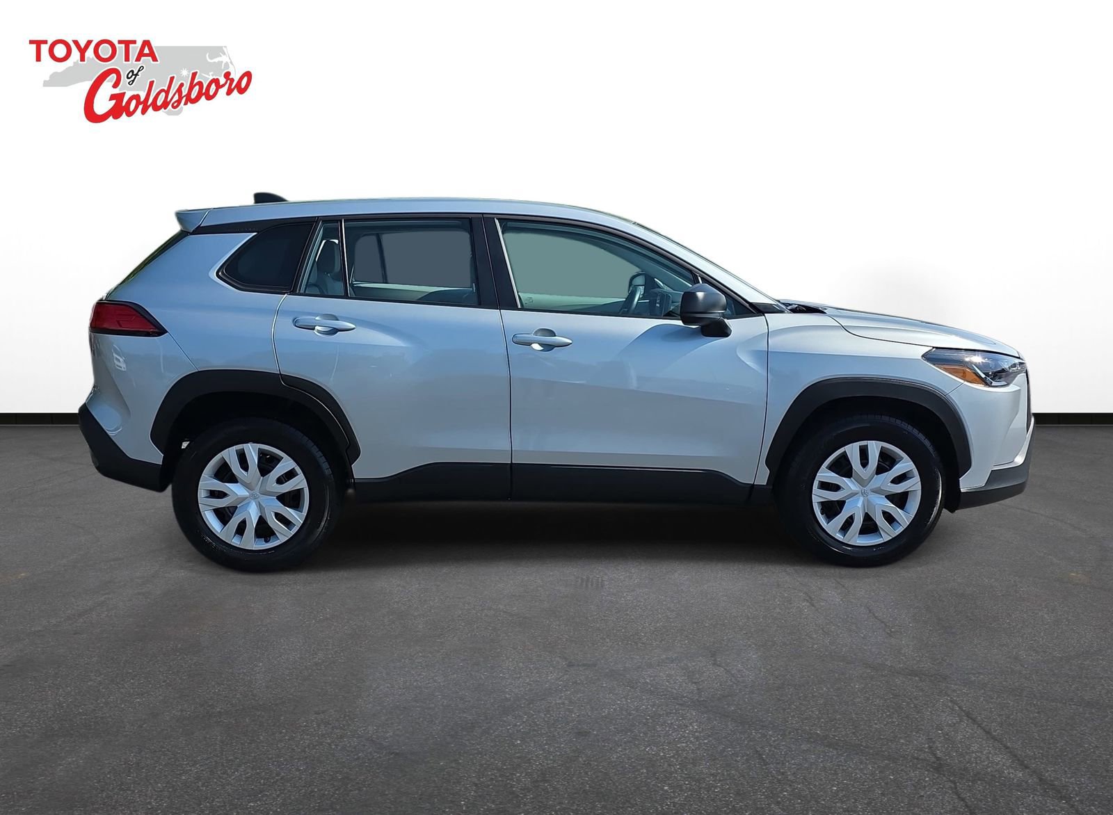 Used 2024 Toyota Corolla Cross L FWD image 4