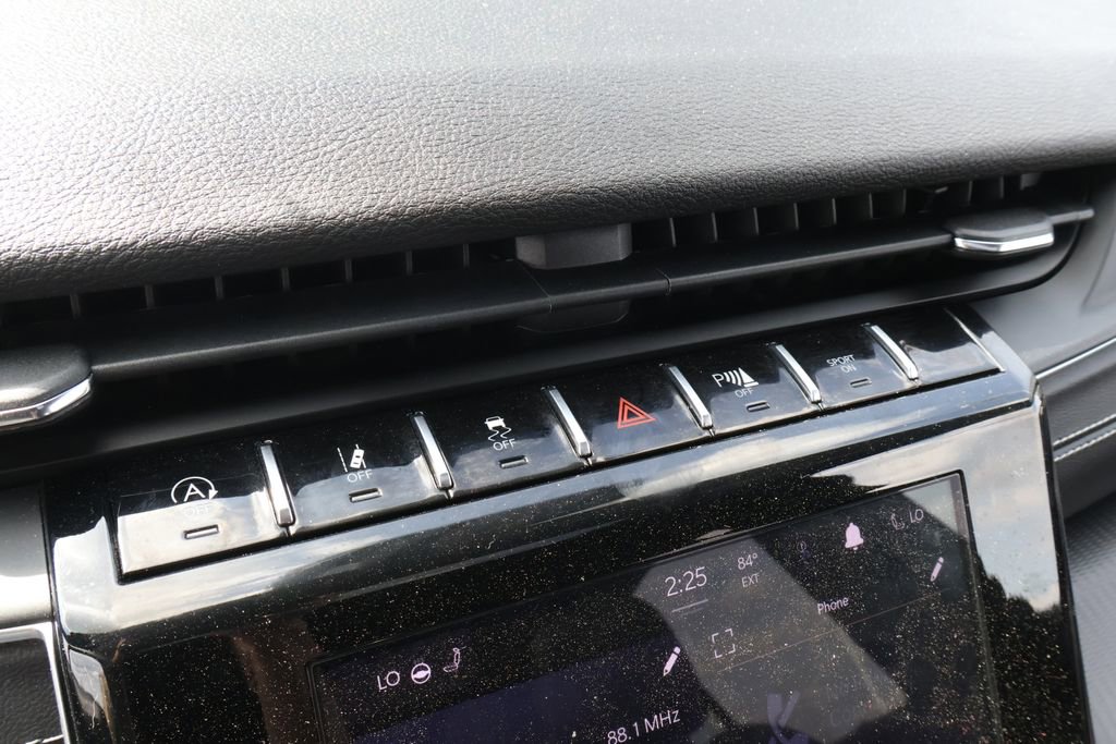 Used 2023 Jeep Grand Cherokee Altitude image 33