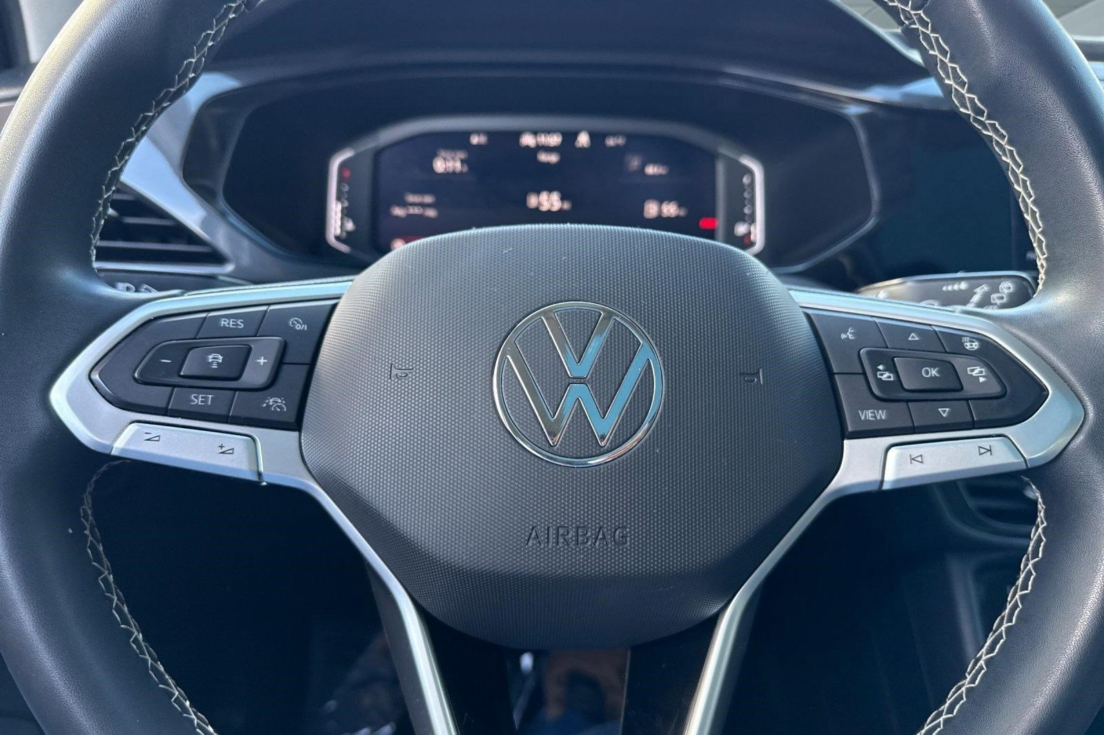 Used 2022 Volkswagen Taos SEL image 15