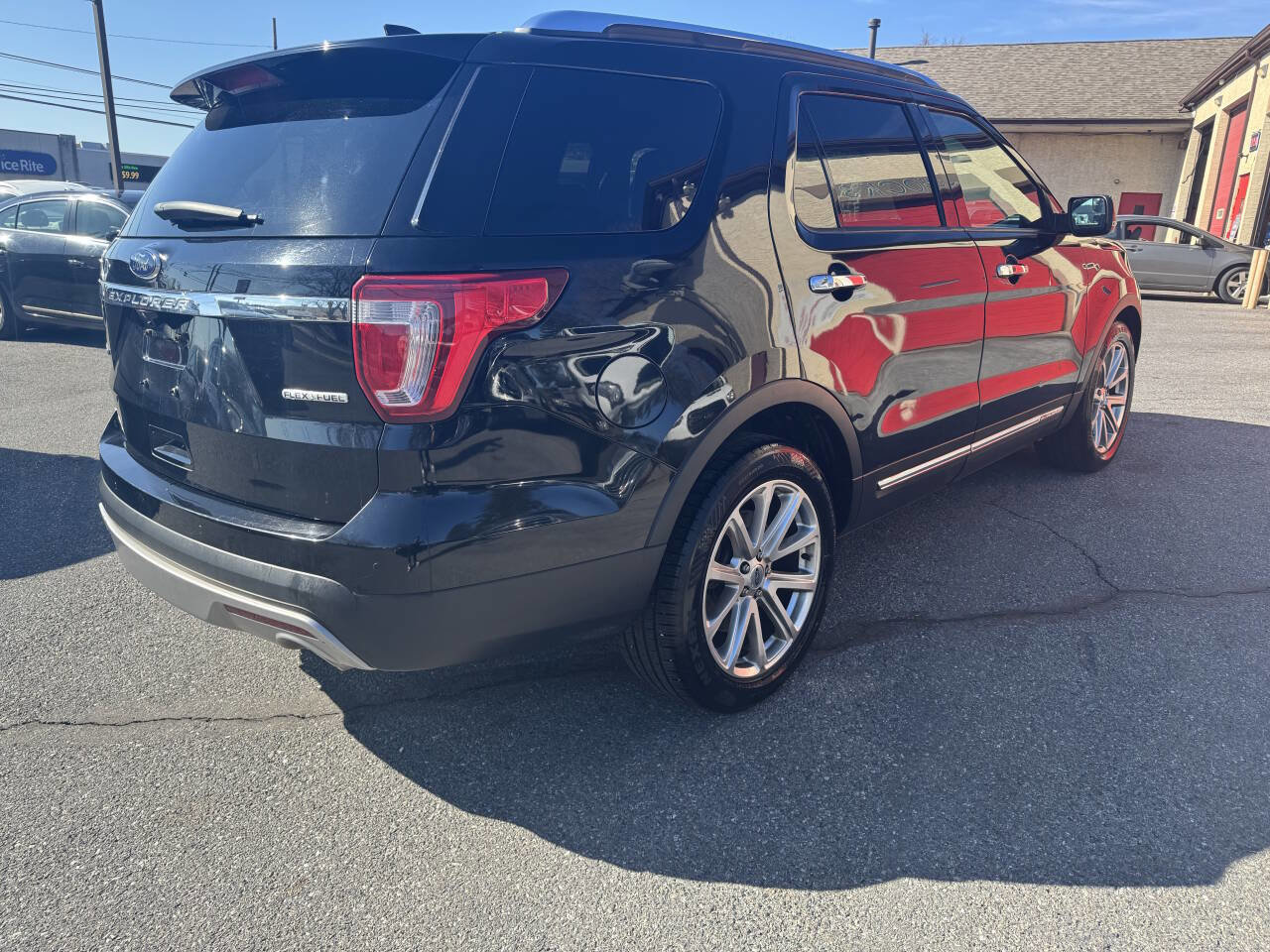 Used 2016 Ford Explorer Limited FWD image 9