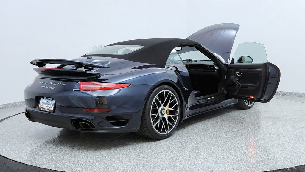 Used 2015 Porsche 911 Turbo S image 11