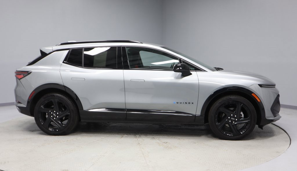 Used 2025 Chevrolet Equinox EV RS image 11
