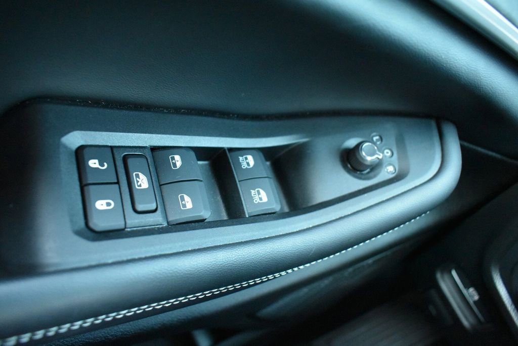 Certified 2025 Jeep Grand Cherokee Limited w/ Luxury Tech Group II image 27