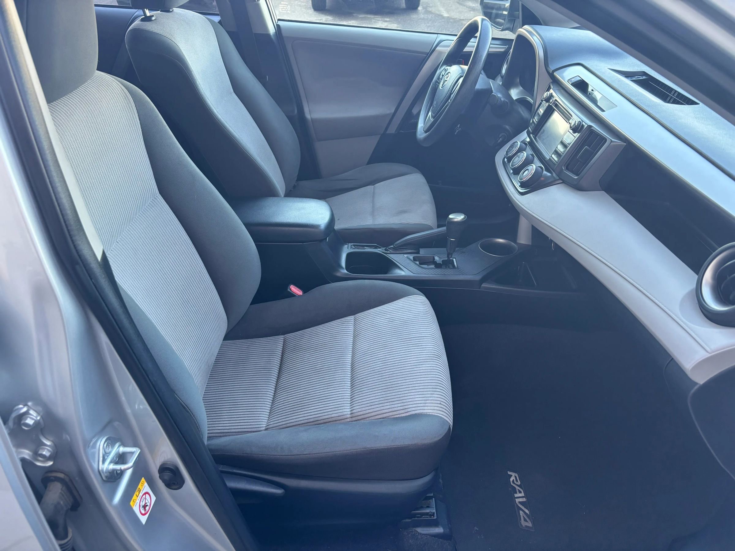 Used 2013 Toyota RAV4 LE image 11