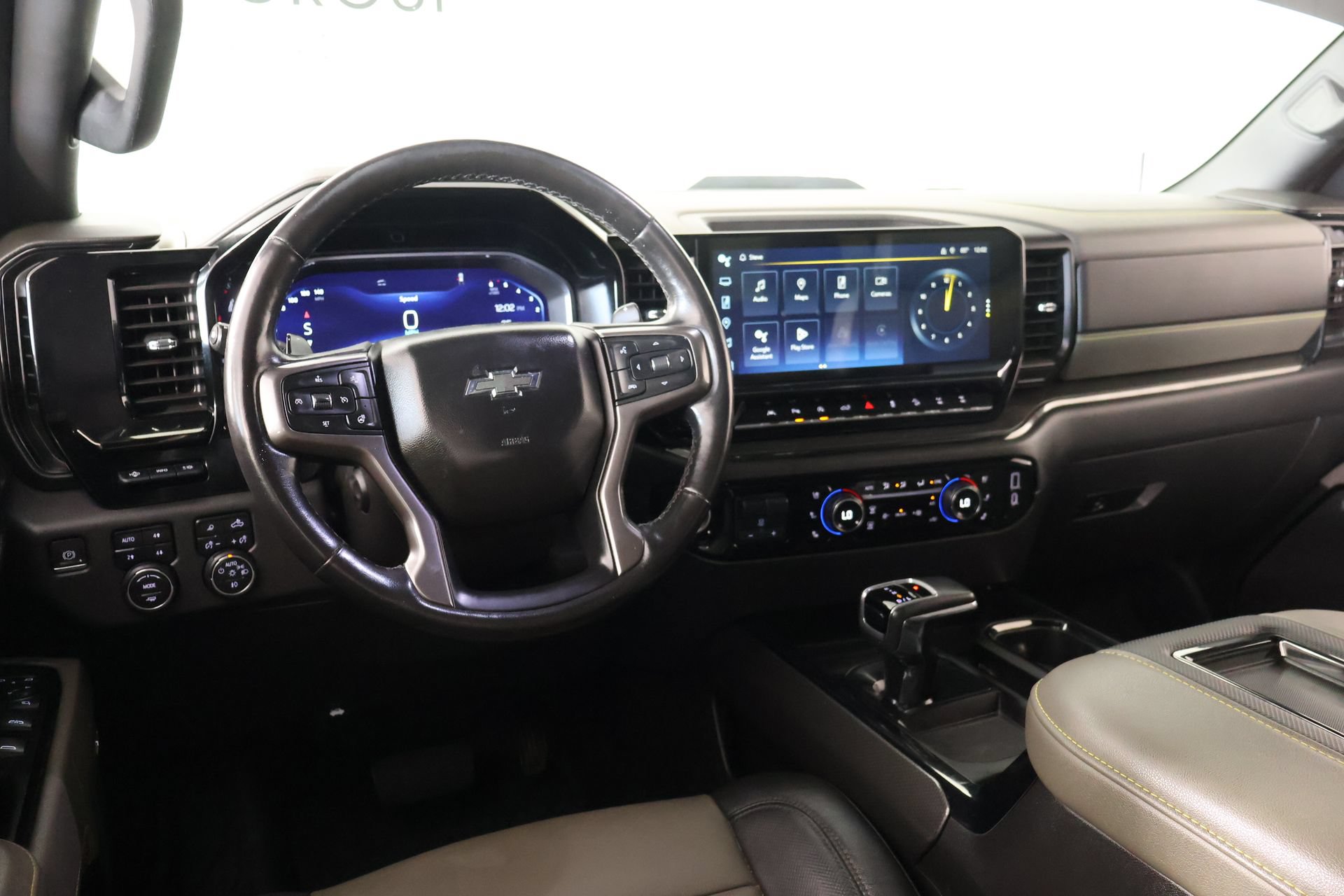 Used 2022 Chevrolet Silverado 1500 ZR2 w/ Technology Package AWD/4WD image 2
