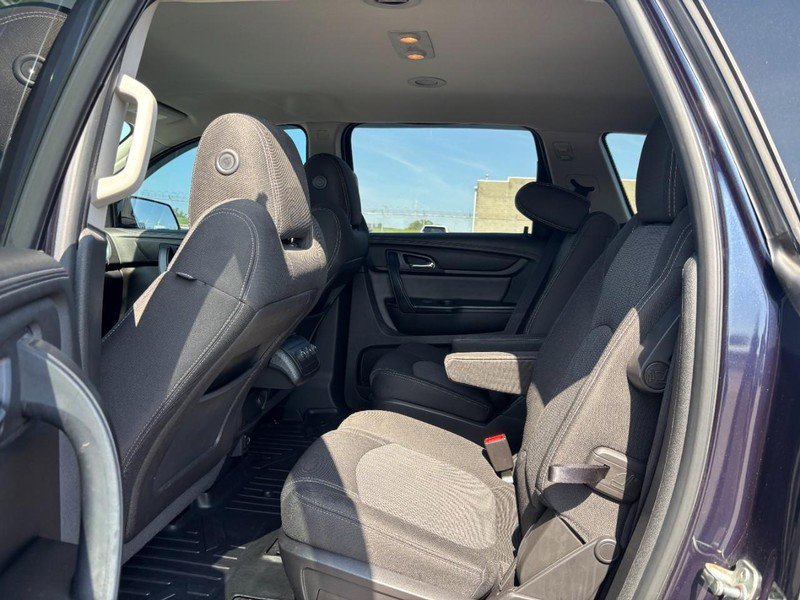 Used 2017 Chevrolet Traverse LT w/ Style and Technology Package FWD image 14