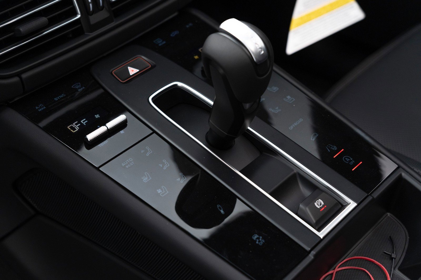 New 2025 Porsche Macan Turbo image 26