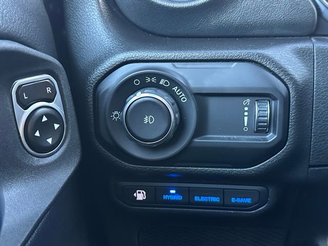 Used 2023 Jeep Wrangler Unlimited Sahara image 18