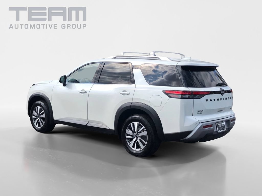 Used 2023 Nissan Pathfinder SL w/ Lighting Package (N92) FWD image 5