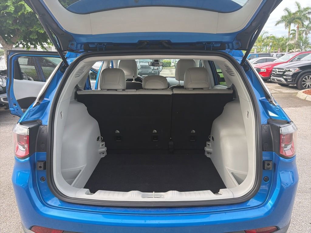 Used 2019 Jeep Compass Latitude w/ Popular Equipment Group FWD image 11