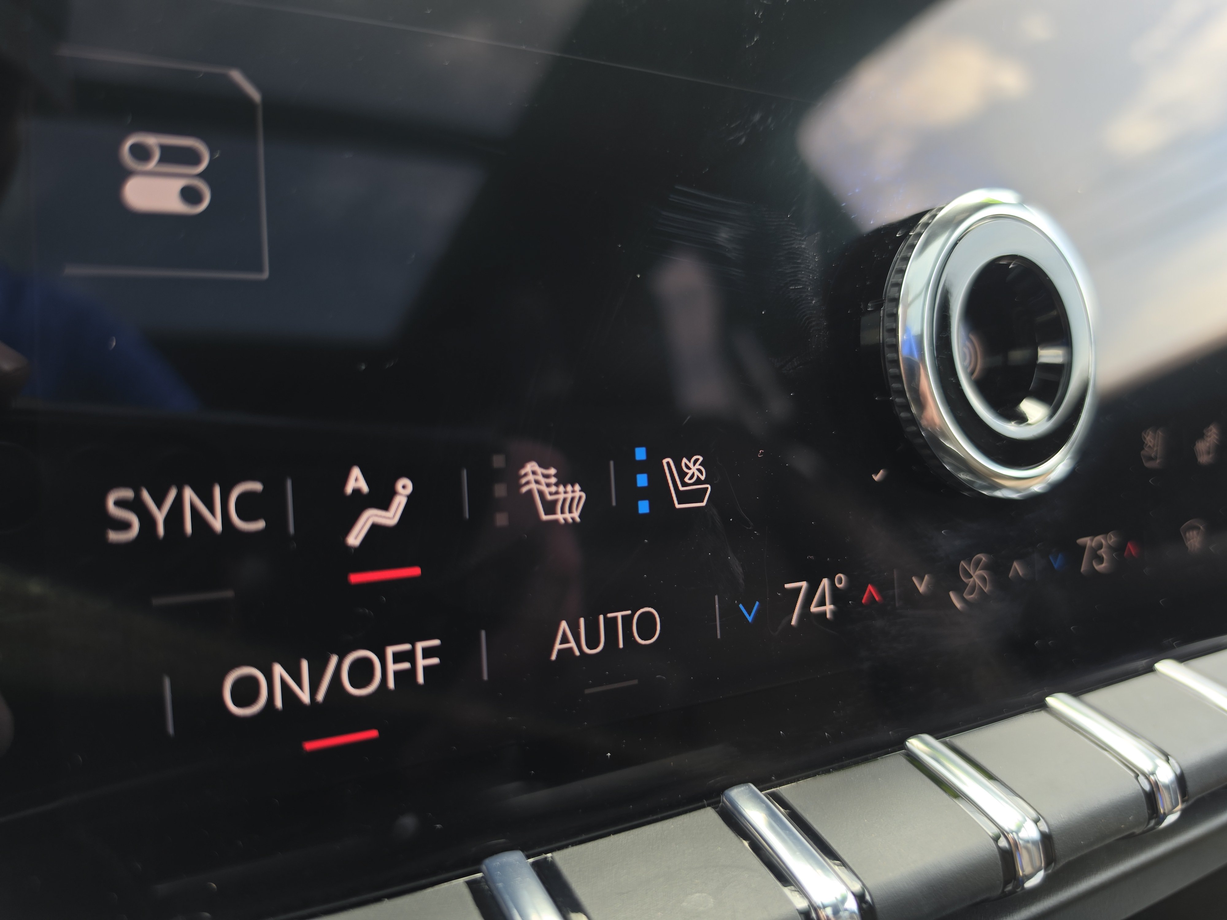 Used 2025 GMC Yukon Denali Ultimate AWD/4WD image 36