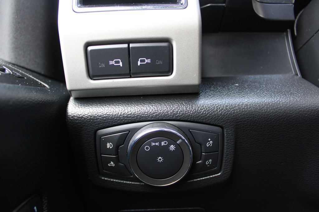 Used 2020 Ford F150 Lariat w/ Equipment Group 502A Luxury AWD/4WD image 29
