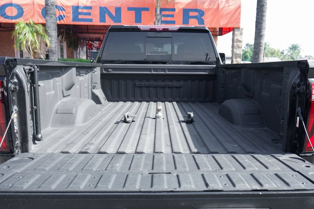Used 2024 GMC Sierra 3500 Denali w/ Denali Reserve Package AWD/4WD image 8