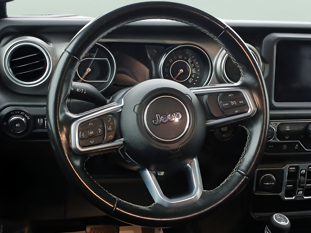 Used 2020 Jeep Wrangler Unlimited Sahara w/ Uconnect 4C Nav & Sound Group AWD/4WD image 17