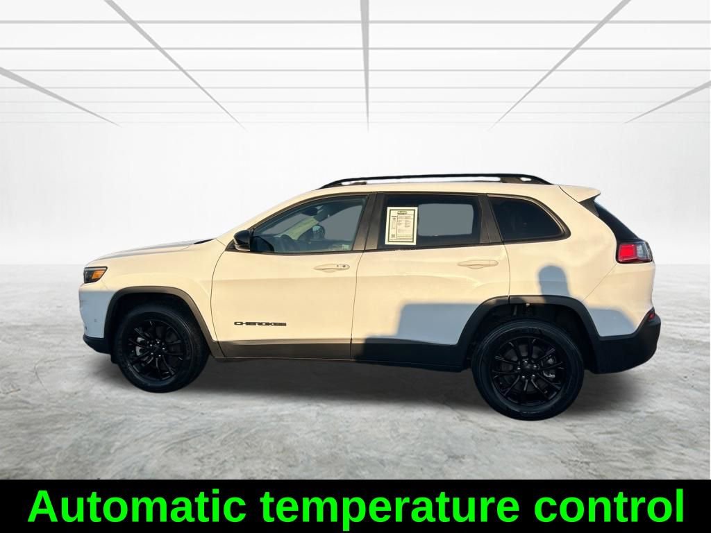 Certified 2023 Jeep Cherokee Altitude Lux AWD/4WD image 9