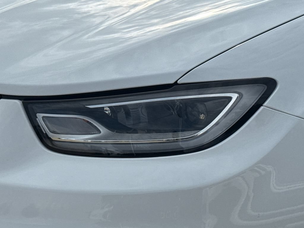 Used 2024 Chrysler Pacifica Limited FWD image 4