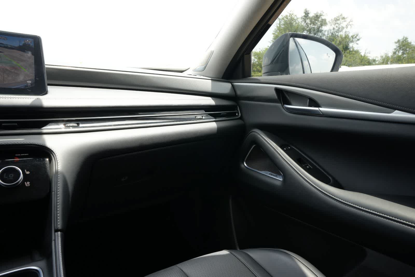 Certified 2026 INFINITI QX60 Luxe w/ Cargo Package FWD image 8