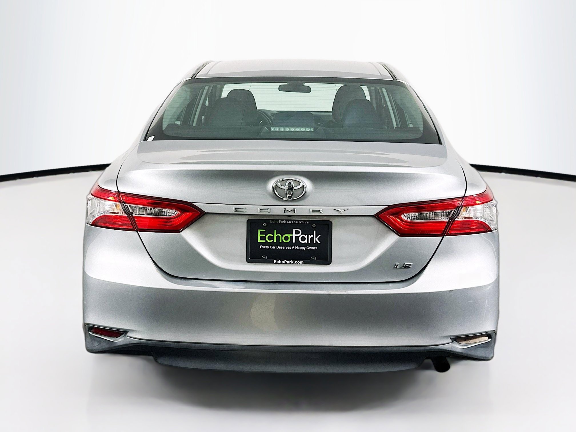 Used 2018 Toyota Camry LE image 7