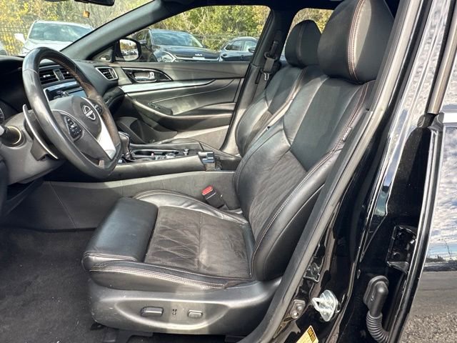 Used 2023 Nissan Maxima SR w/ Sport Mat Group image 9