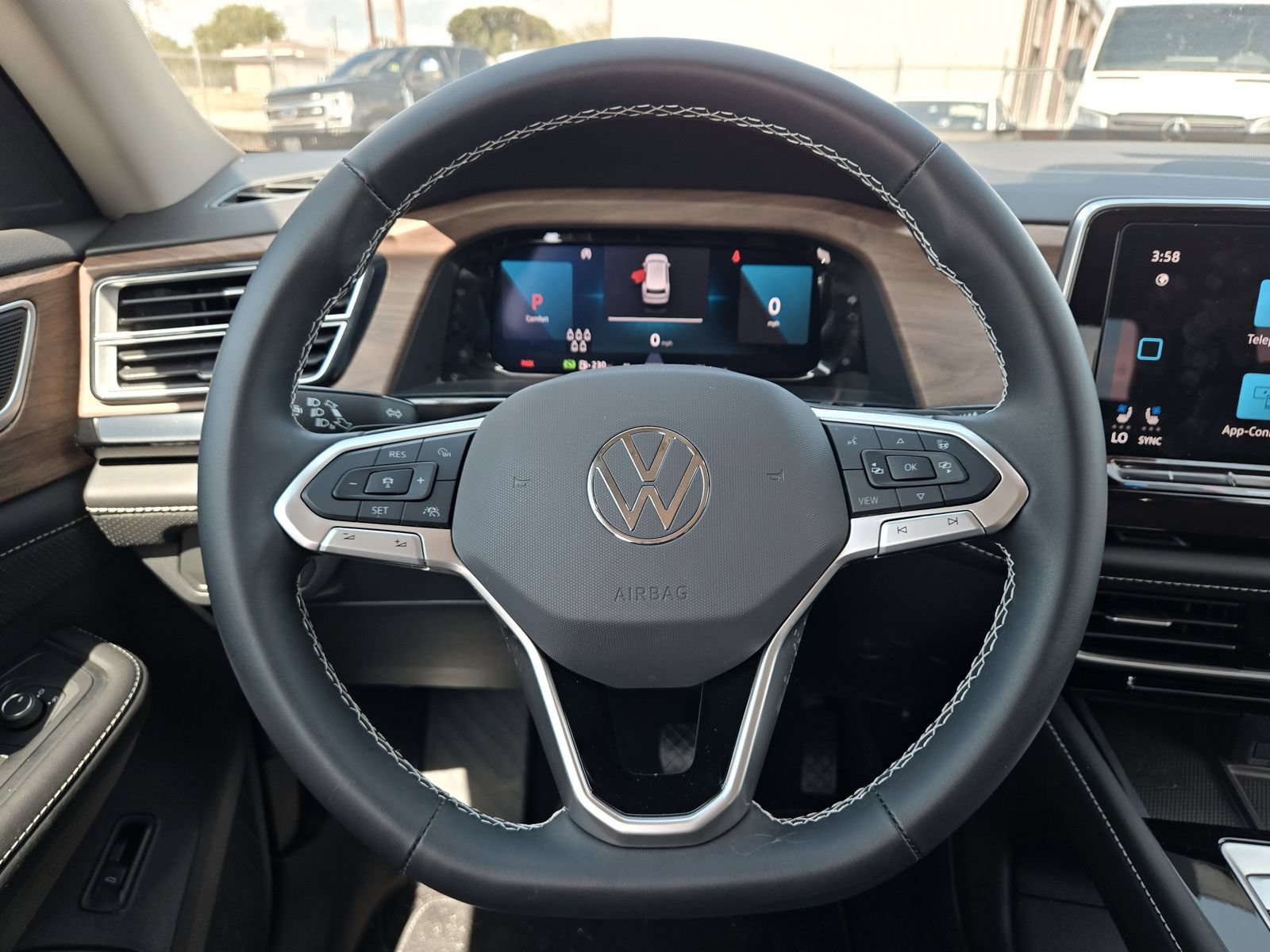 Used 2024 Volkswagen Atlas SE FWD image 10